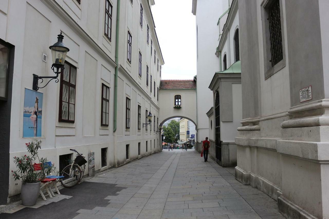 City&More! Apartment Neubau Виена Екстериор снимка