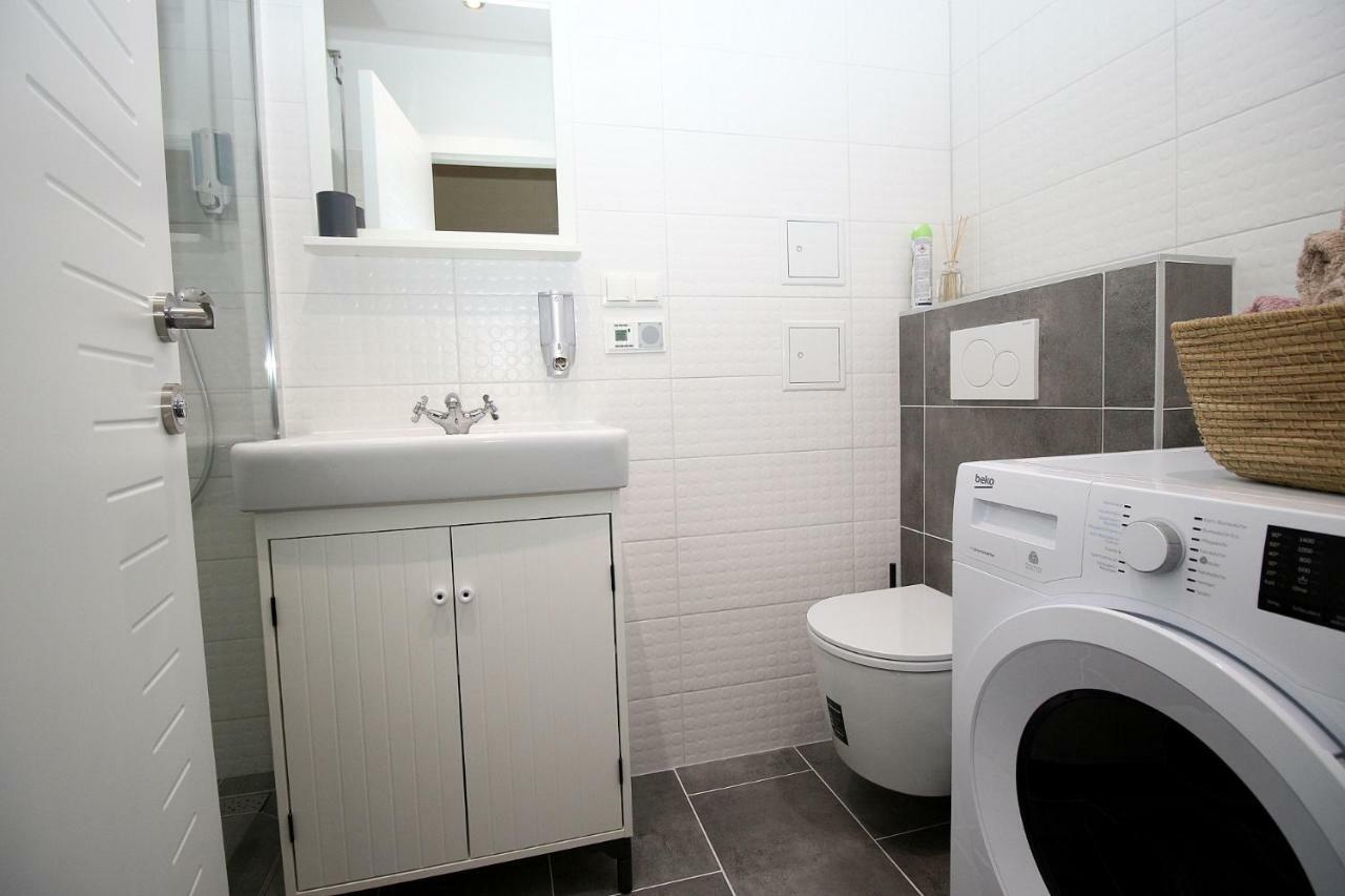 City&More! Apartment Neubau Виена Екстериор снимка